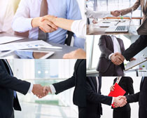 商务握手的男人拍摄高清图片