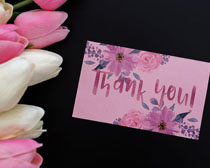 粉色花纹卡片与花朵装扮PSD素材